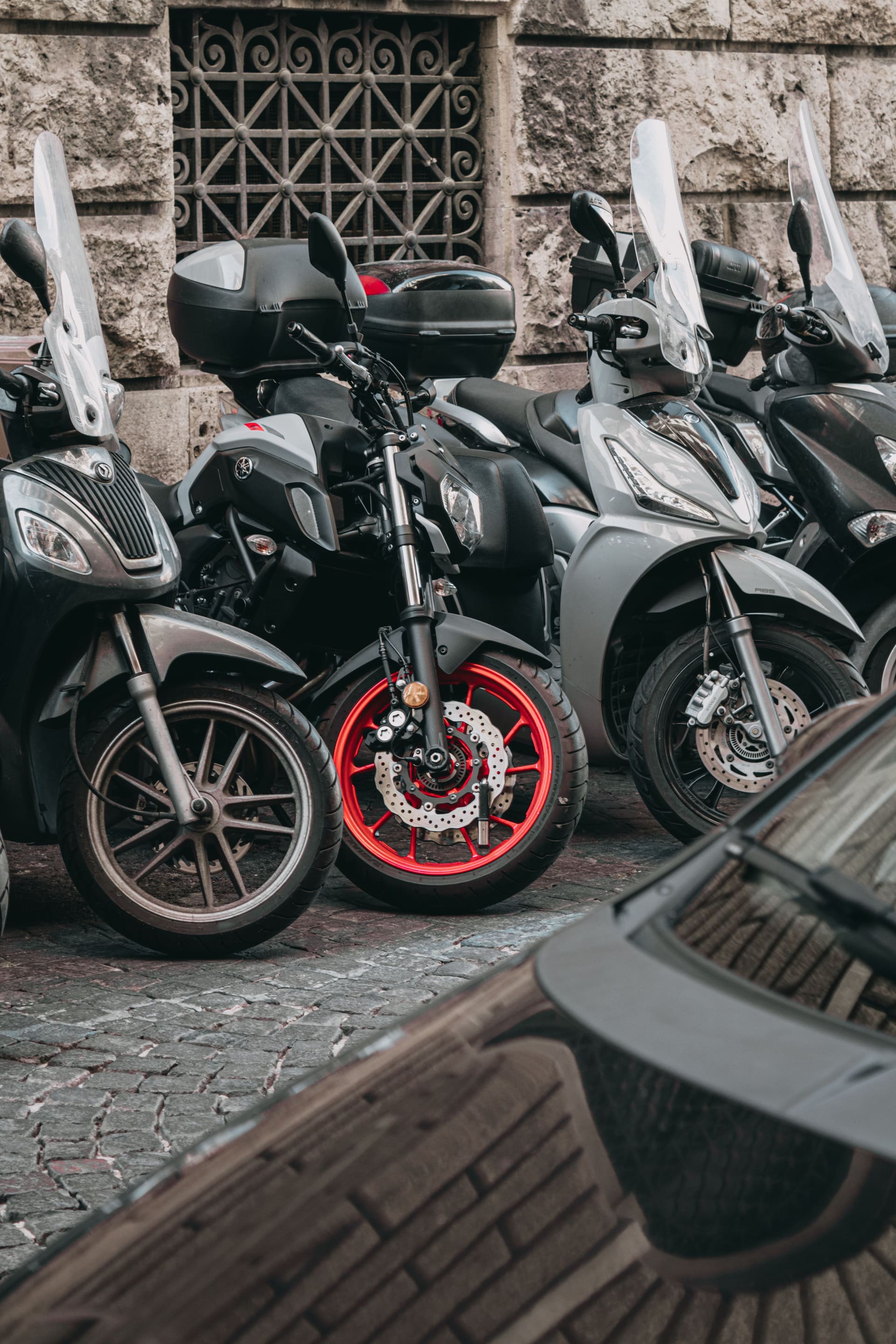 Райдер с самокатом Yalla Scoot